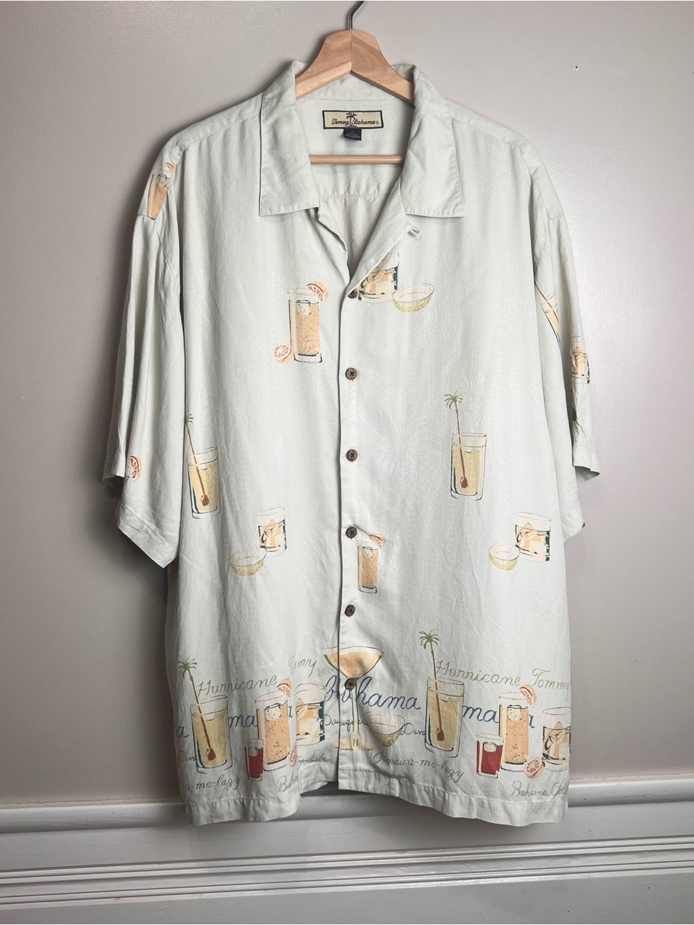 TOMMY BAHAMA Cocktails Tonal Hula Girl Short Sleeve Hawaiian Silk Shirt XL, GUC